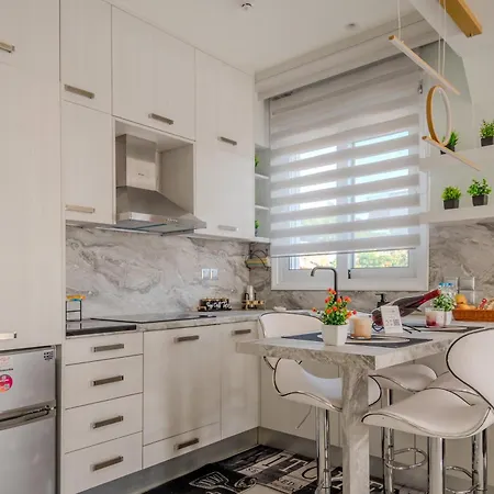 Zoi Elegant アパート *