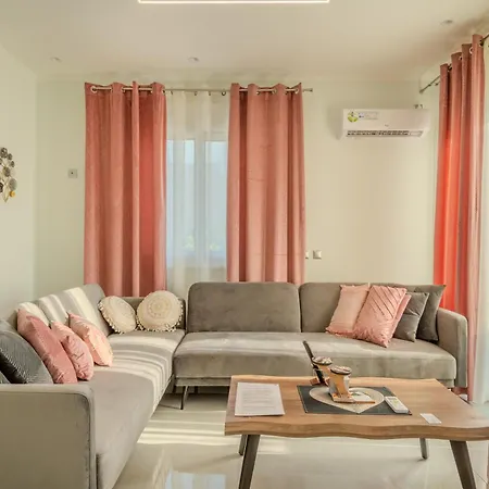 アパート Zoi Elegant フィリアトラ