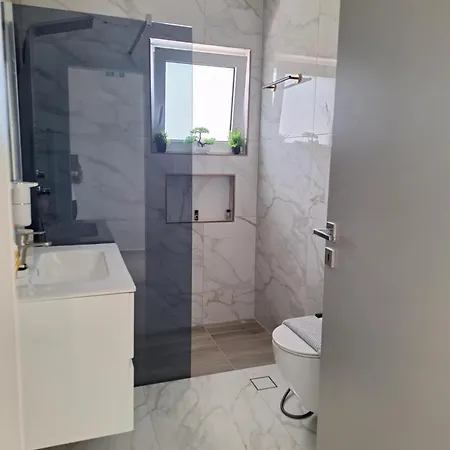 Zoi Elegant アパート フィリアトラ