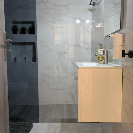 Zoi Elegant * Filiatrá