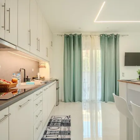 Zoi Elegant Apartments Filiatra